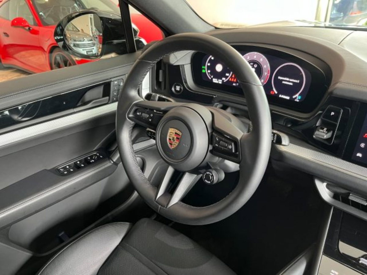 Porsche Cayenne Coupé 3.0 V6 E-Hybrid (7)