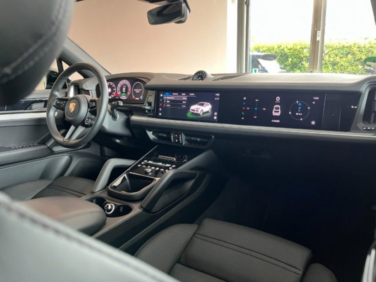 Porsche Cayenne Coupé 3.0 V6 E-Hybrid (9)