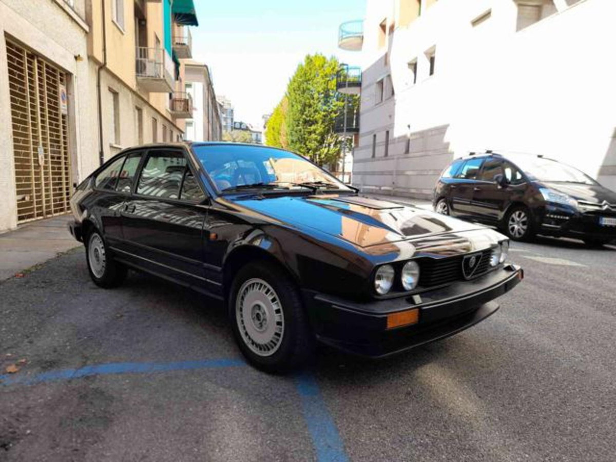 Alfa Romeo Alfetta GTV 6 2.5i (3)