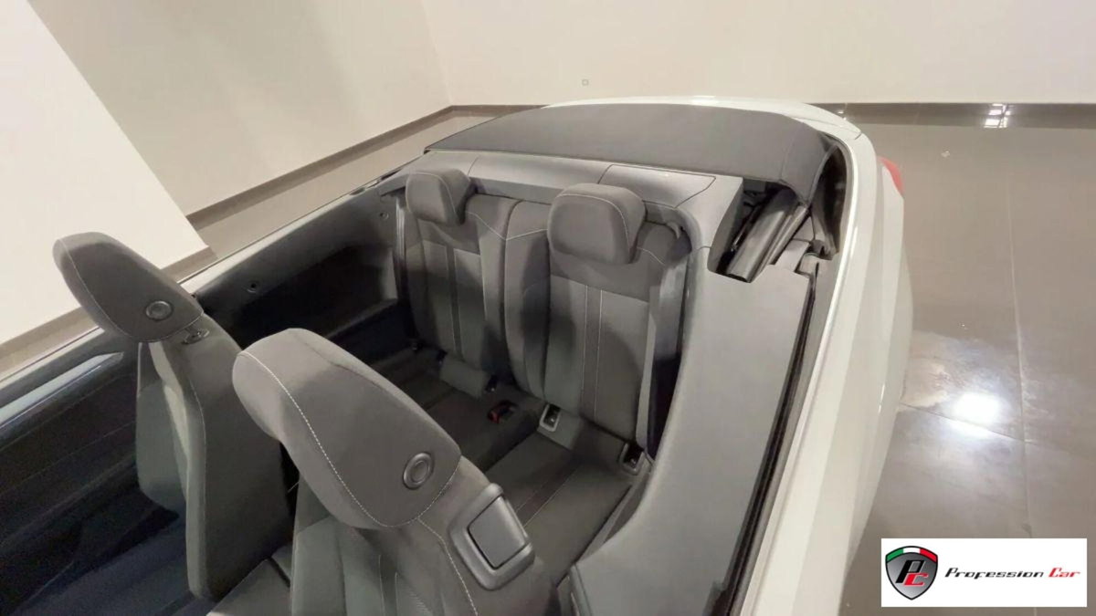 Volkswagen T-Roc Cabrio 1.0 TSI Style (18)