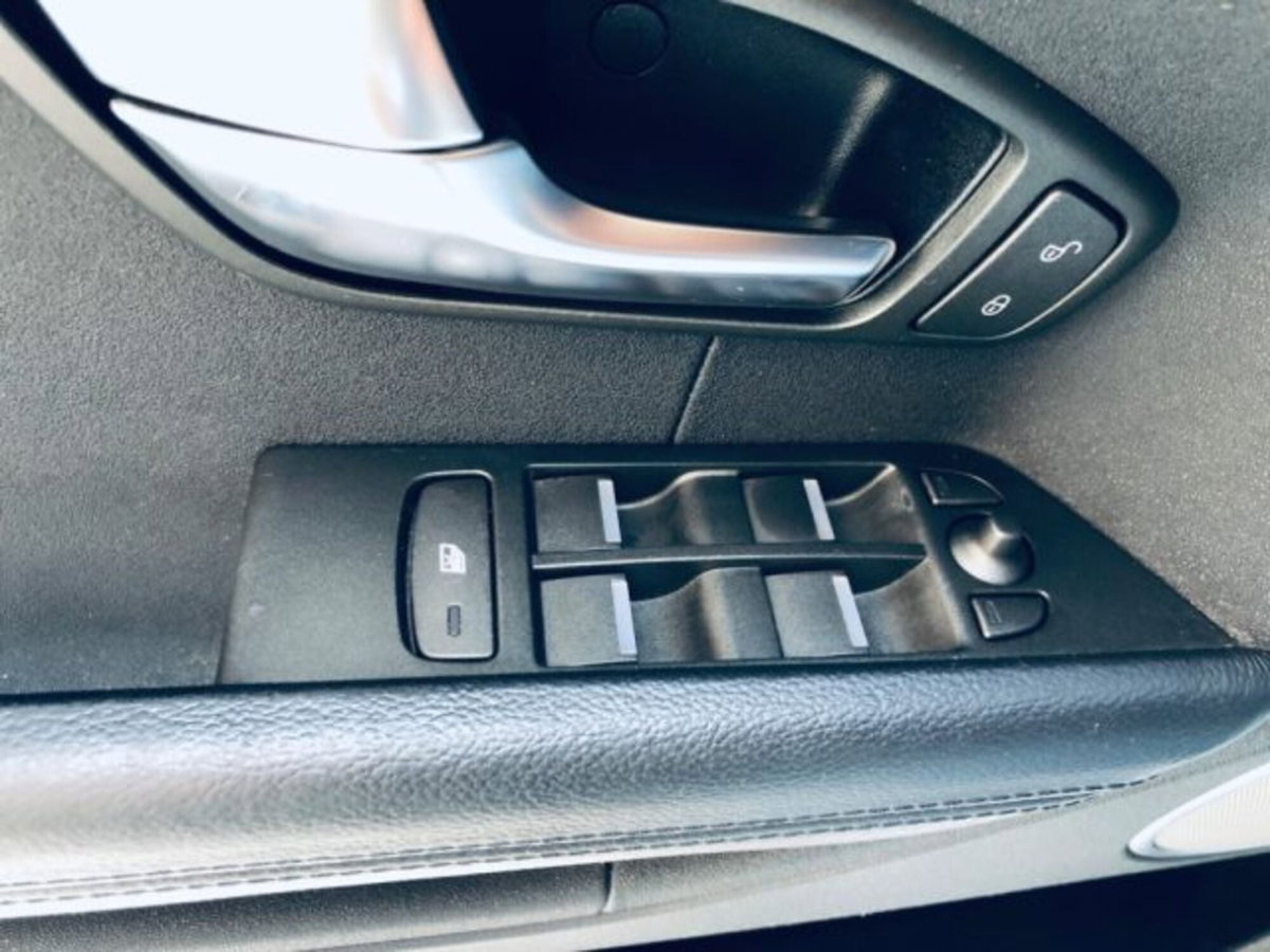 Land Rover Range Rover Evoque 2.2 Sd4 5p. Dynamic (3)