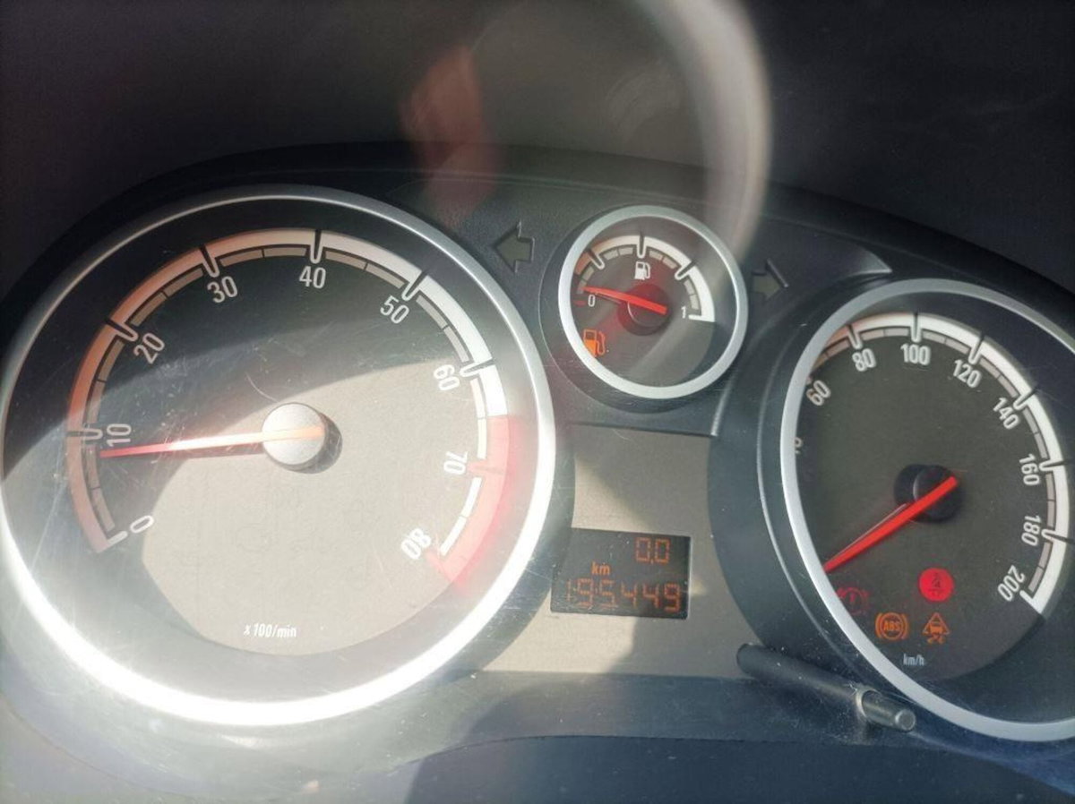 Opel Corsa 1.2 5 porte n-Joy (11)