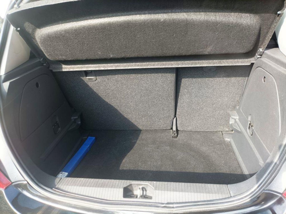 Opel Corsa 1.2 5 porte n-Joy (8)