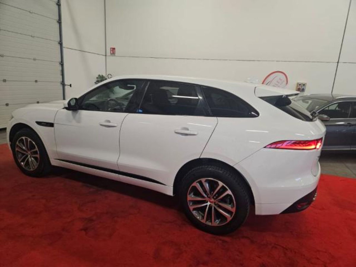 Jaguar F-Pace 2.0 D 180 CV AWD Portfolio (14)