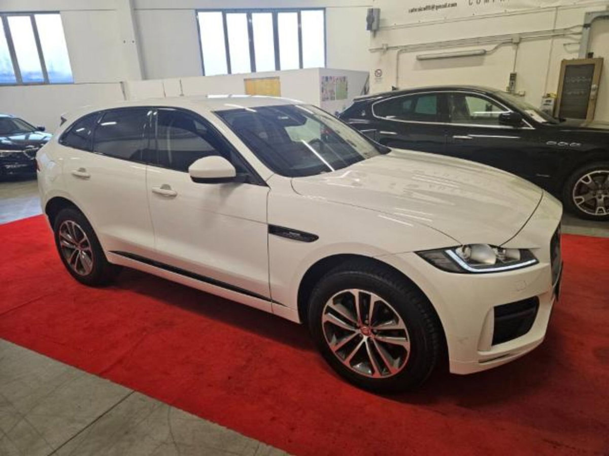 Jaguar F-Pace 2.0 D 180 CV AWD Portfolio (15)