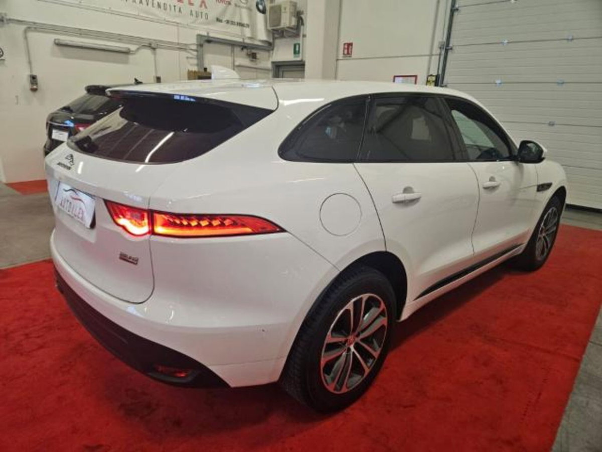 Jaguar F-Pace 2.0 D 180 CV AWD Portfolio (4)