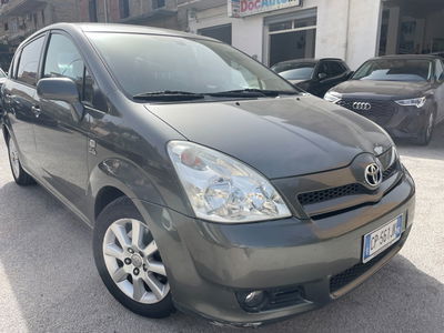 Toyota Corolla Verso 2.0 16V D-4D usata