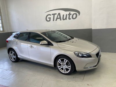 Volvo V40 D2 Momentum  usata