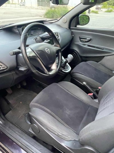 Lancia Ypsilon 1.2 69 CV 5 porte Silver (10)