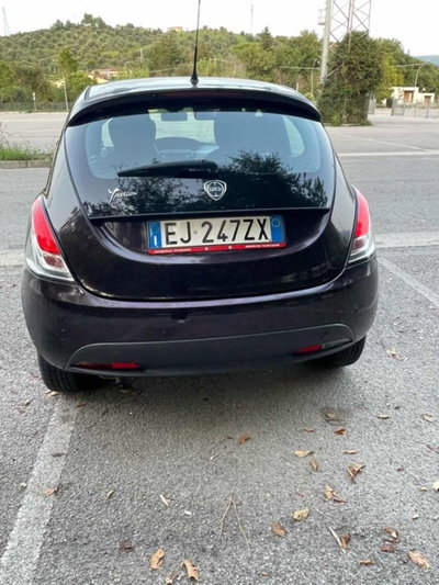 Lancia Ypsilon 1.2 69 CV 5 porte Silver (5)