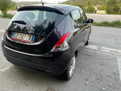 Lancia Ypsilon 1.2 69 CV 5 porte Silver (6)