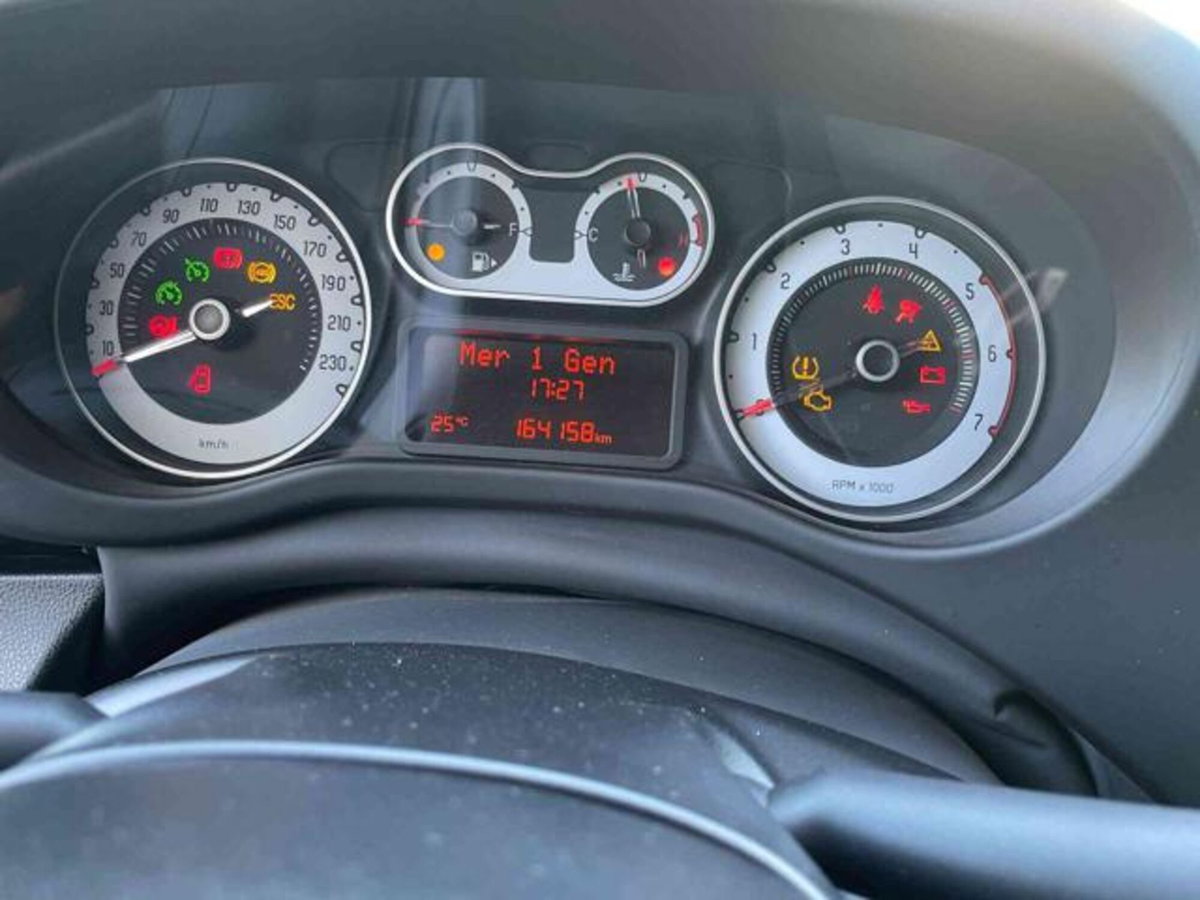 Fiat 500L 1.3 Multijet 85 CV Trekking (12)