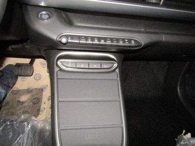 Jeep Avenger 1.2 turbo Summit fwd 100cv (10)