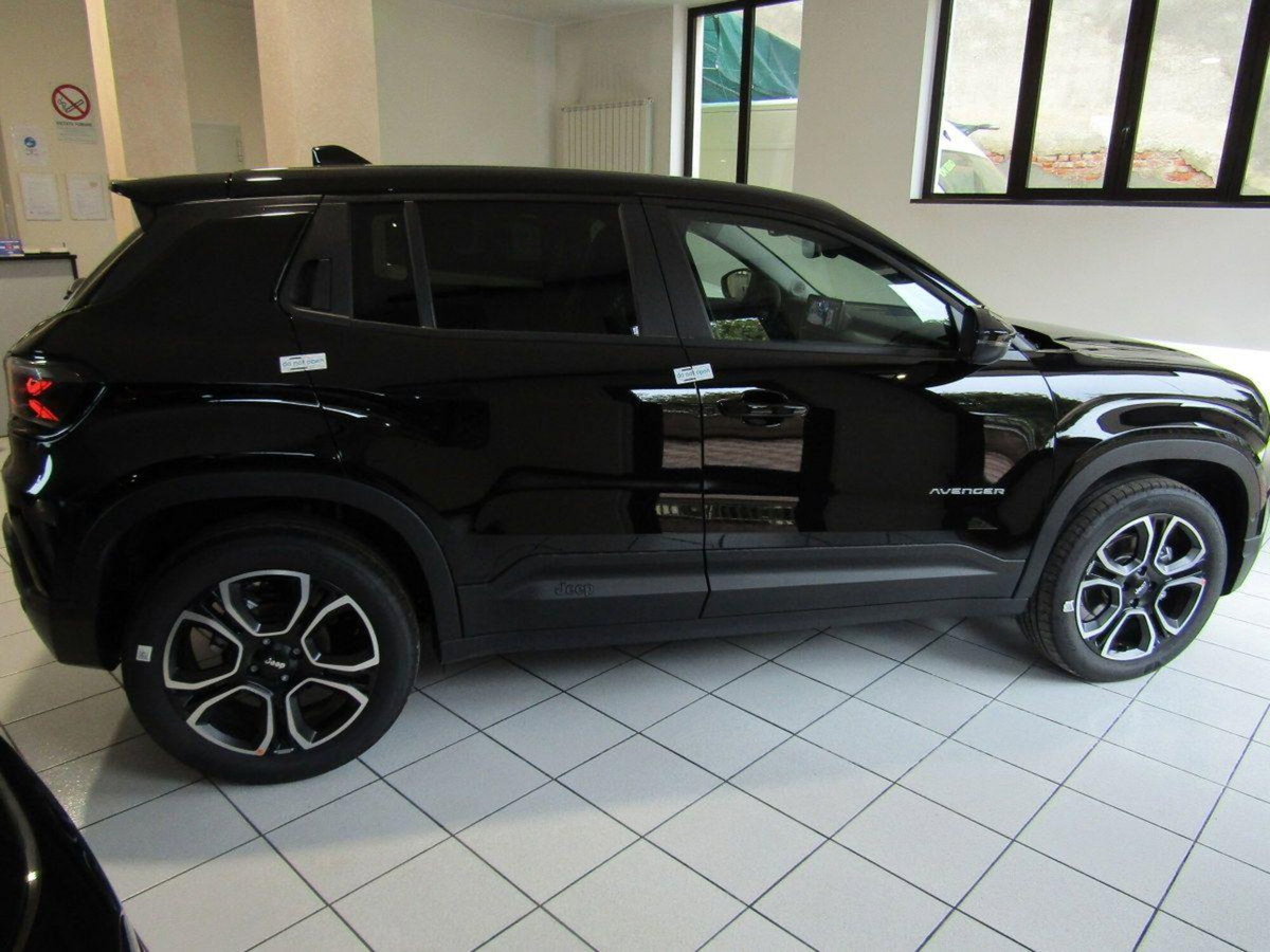 Jeep Avenger 1.2 turbo Summit fwd 100cv (3)
