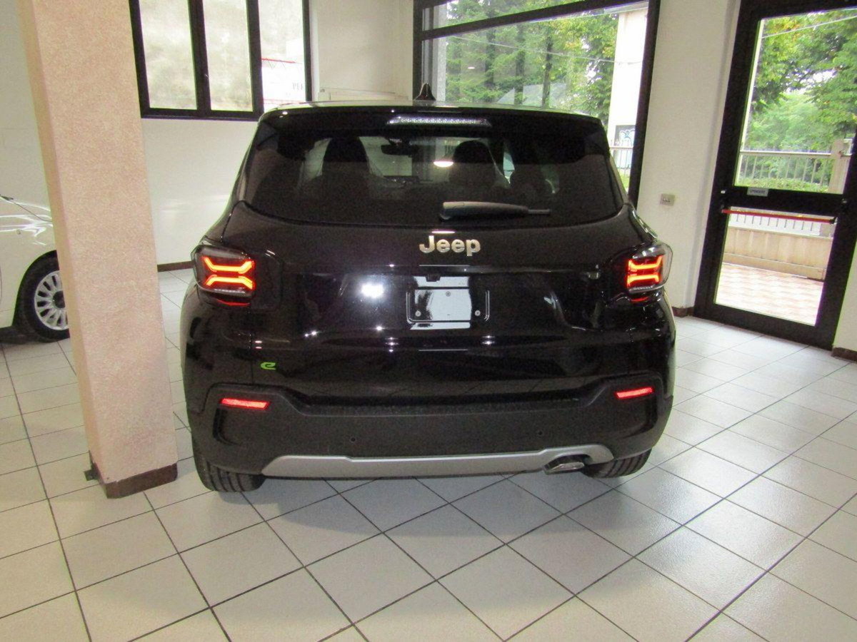 Jeep Avenger 1.2 turbo Summit fwd 100cv (4)