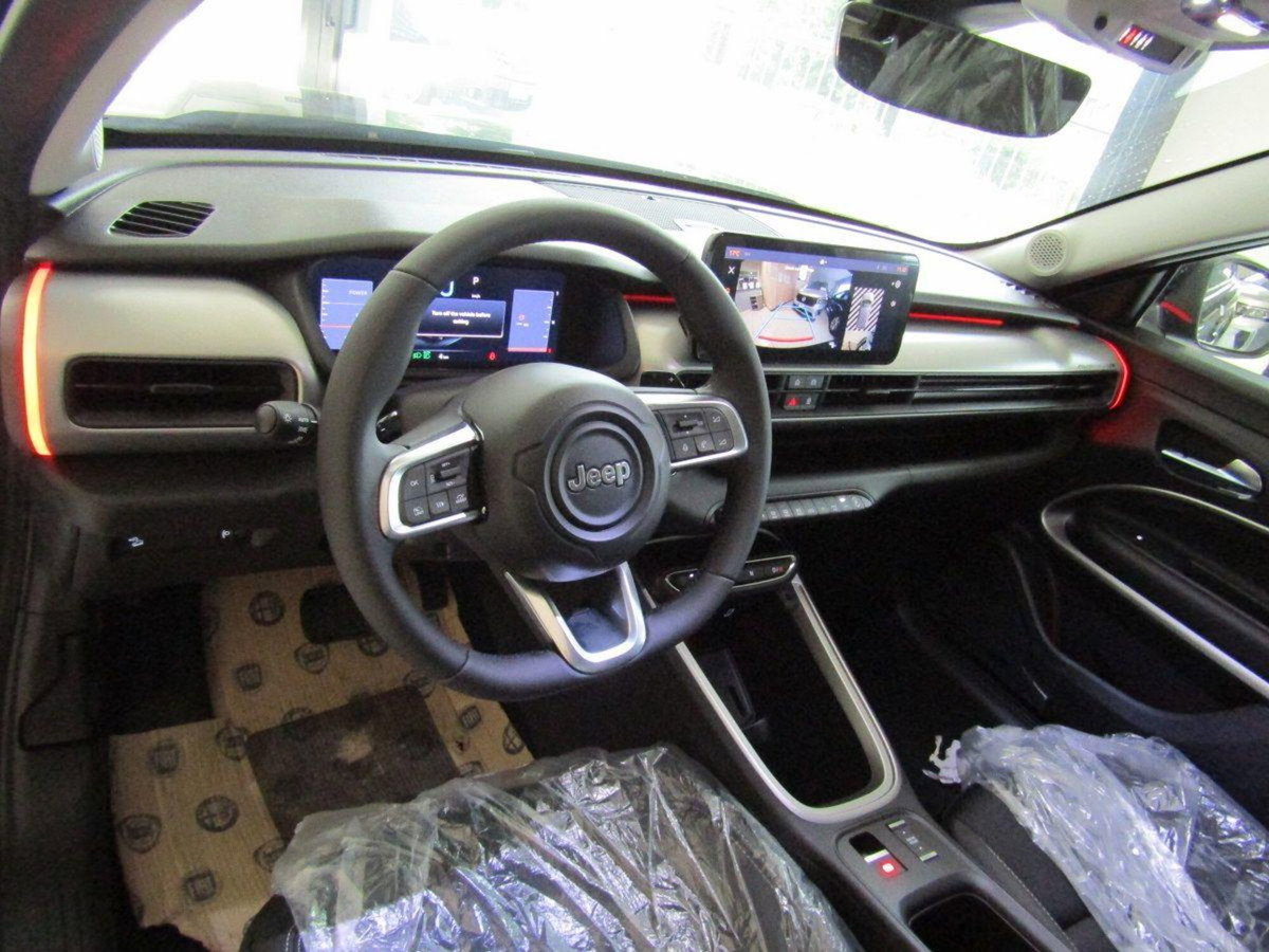 Jeep Avenger 1.2 turbo Summit fwd 100cv (8)