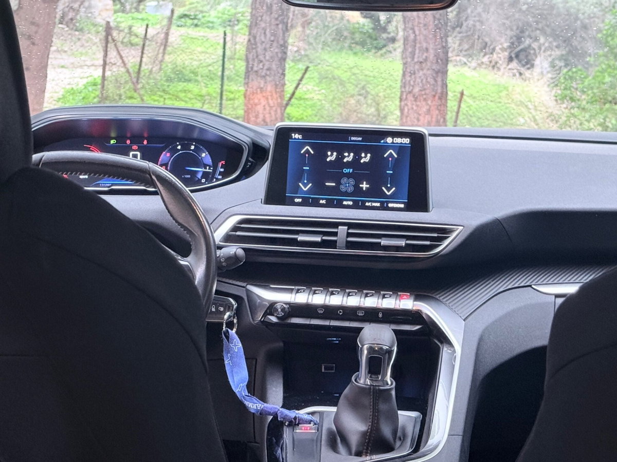 Peugeot 3008 BlueHDi 130 S&S Allure (12)
