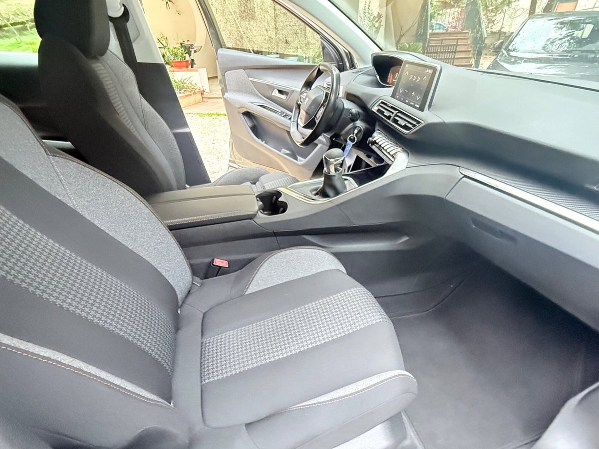 Peugeot 3008 BlueHDi 130 S&S Allure (13)