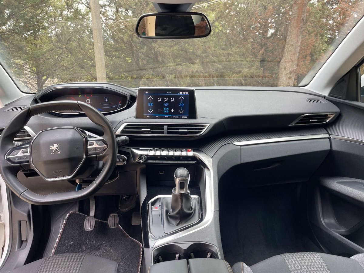 Peugeot 3008 BlueHDi 130 S&S Allure (2)