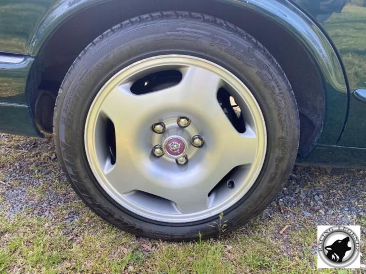 Jaguar XJR 4.0 cat (18)