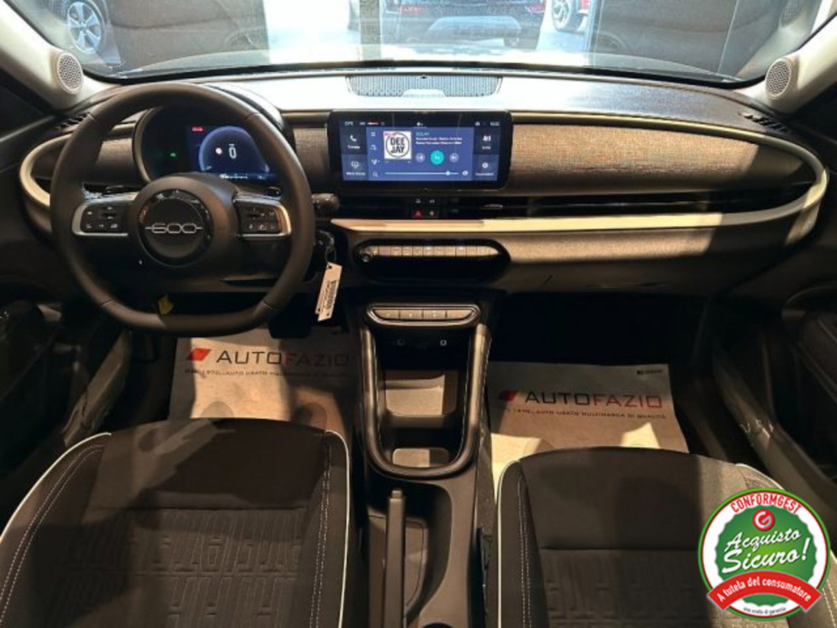 Fiat 600 1.2 hybrid 110cv auto (7)