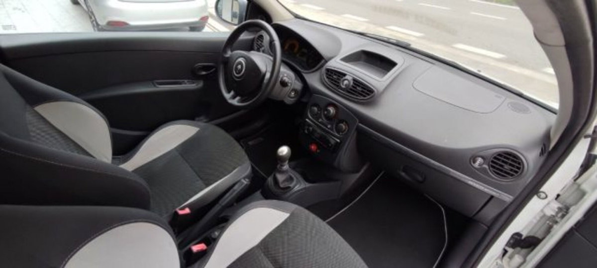 Renault Clio 2.0 16V 203CV 3 porte RS Light (16)