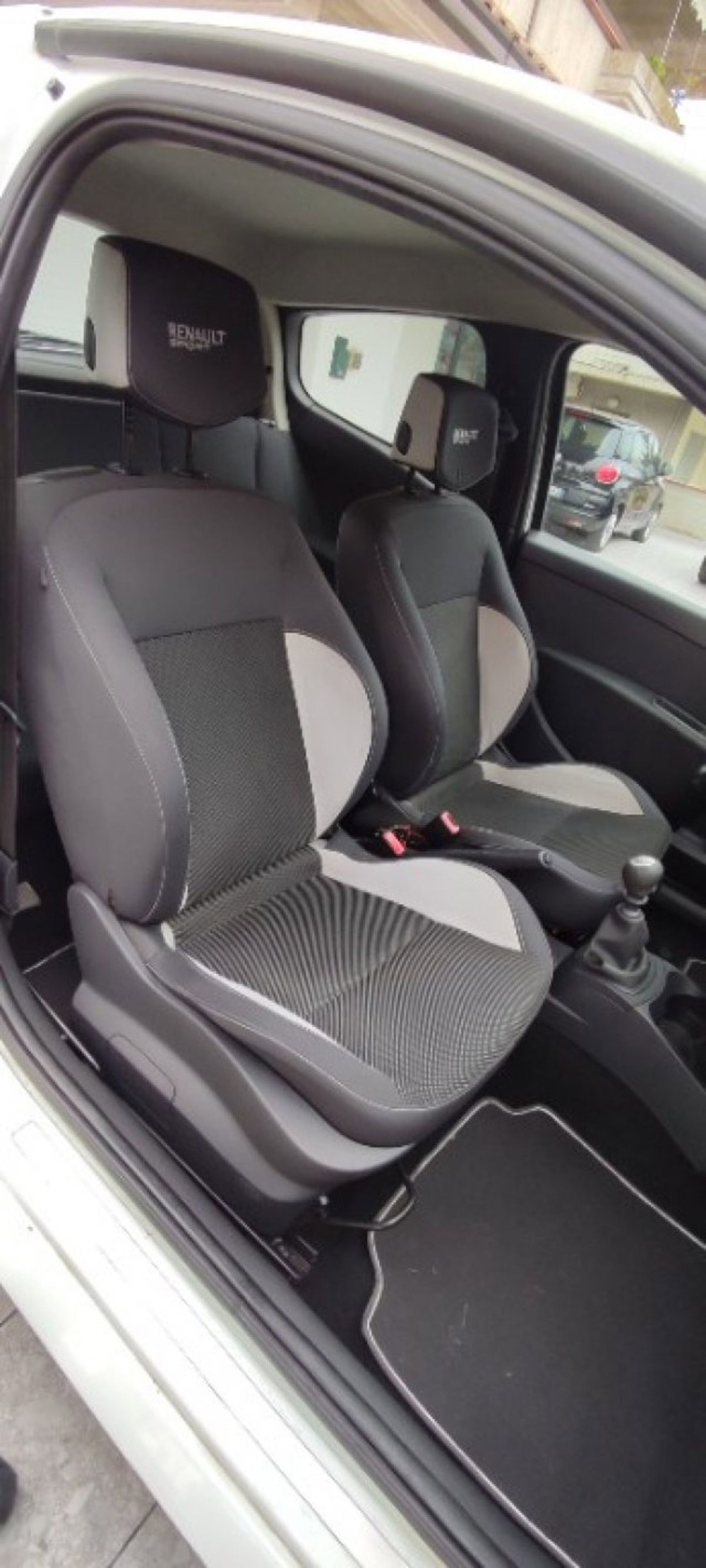 Renault Clio 2.0 16V 203CV 3 porte RS Light (19)