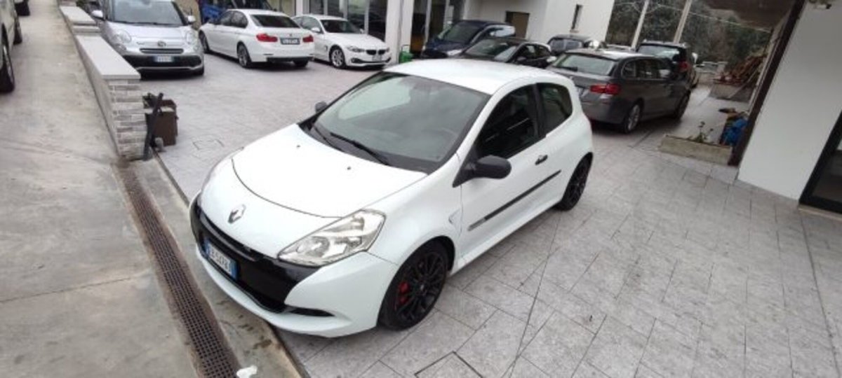 Renault Clio 2.0 16V 203CV 3 porte RS Light (6)