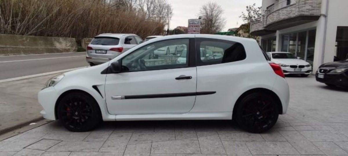 Renault Clio 2.0 16V 203CV 3 porte RS Light (7)