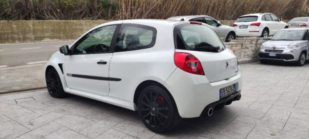 Renault Clio 2.0 16V 203CV 3 porte RS Light (8)