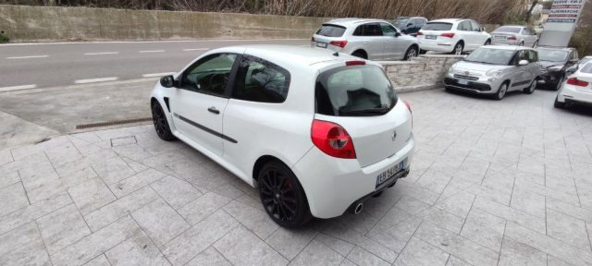 Renault Clio 2.0 16V 203CV 3 porte RS Light (9)