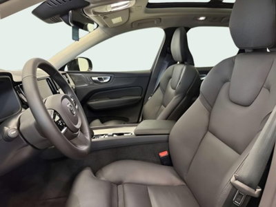 Volvo XC60 B4 (d) automatico Plus Dark N1 (7)