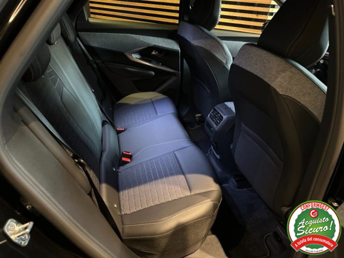 Peugeot 3008 1.2 hybrid Allure 145cv e-dcs6 (19)