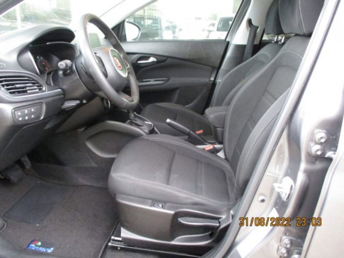 Fiat Tipo Station Wagon Tipo 1.6 Mjt S&S DCT SW Lounge (13)