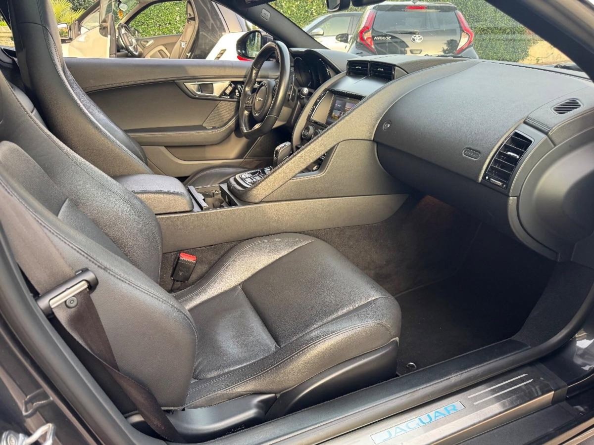 Jaguar F-Type Coupé 3.0 V6 aut. Coupé R-Dynamic (2)