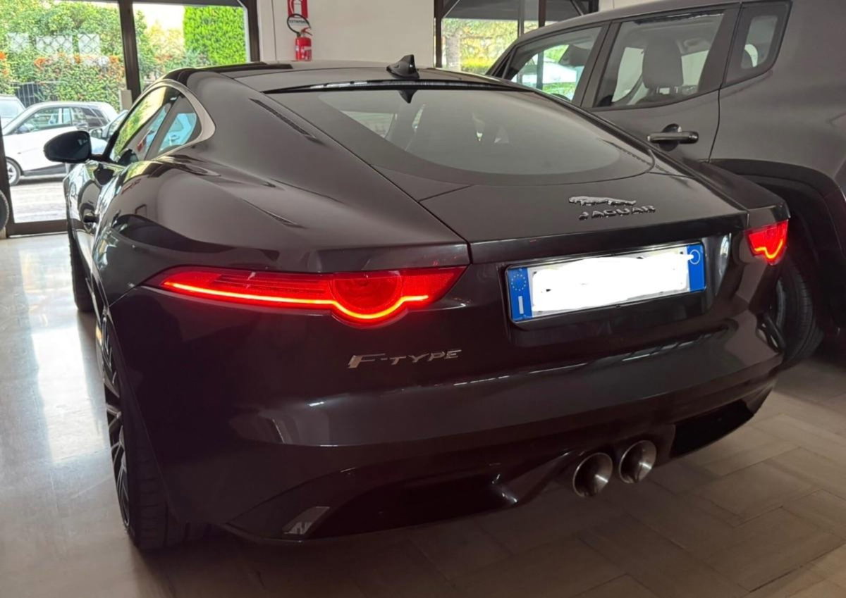Jaguar F-Type Coupé 3.0 V6 aut. Coupé R-Dynamic (8)