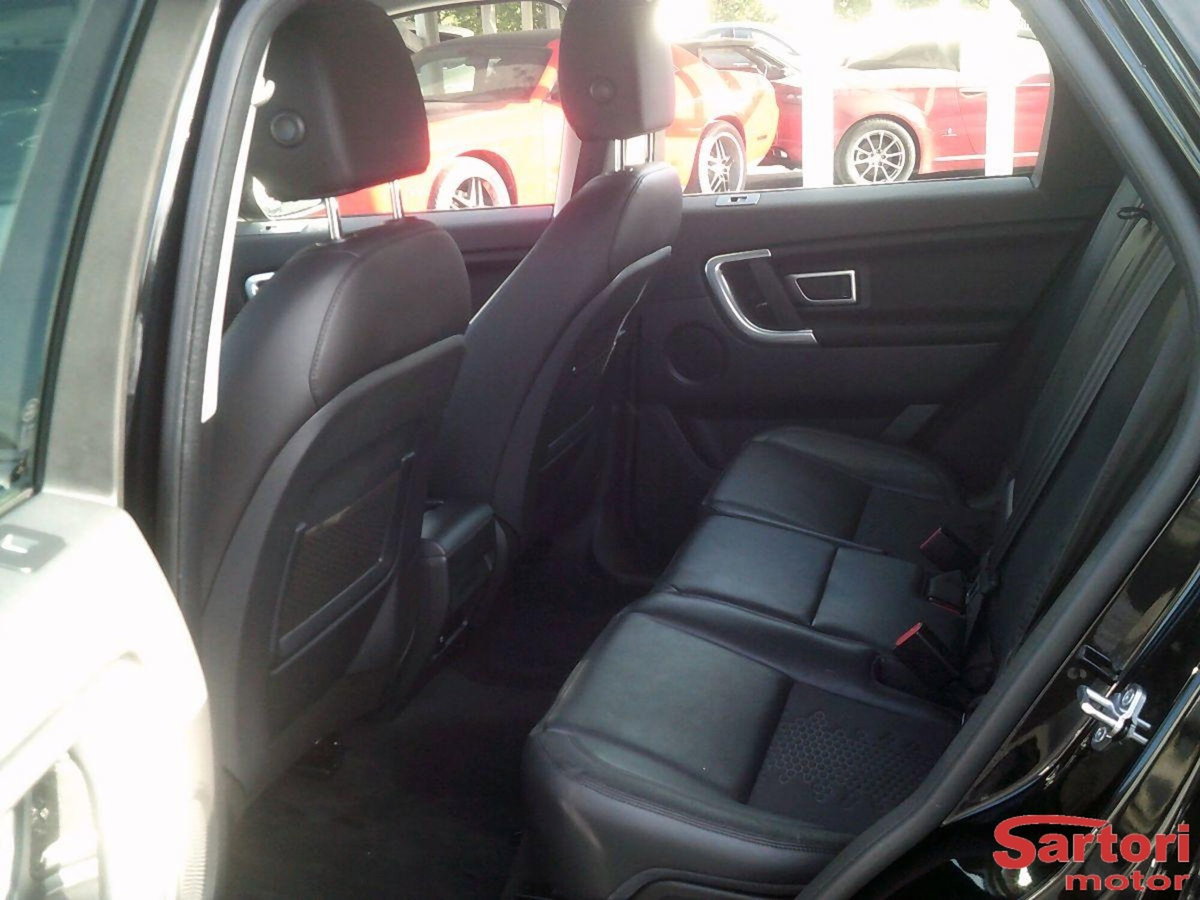 Land Rover Discovery Sport 2.0 TD4 180 CV SE (10)