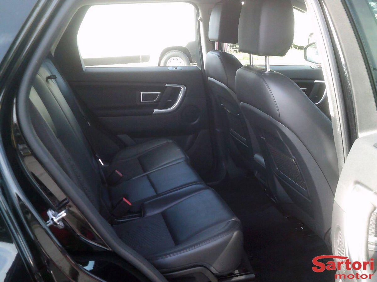 Land Rover Discovery Sport 2.0 TD4 180 CV SE (11)