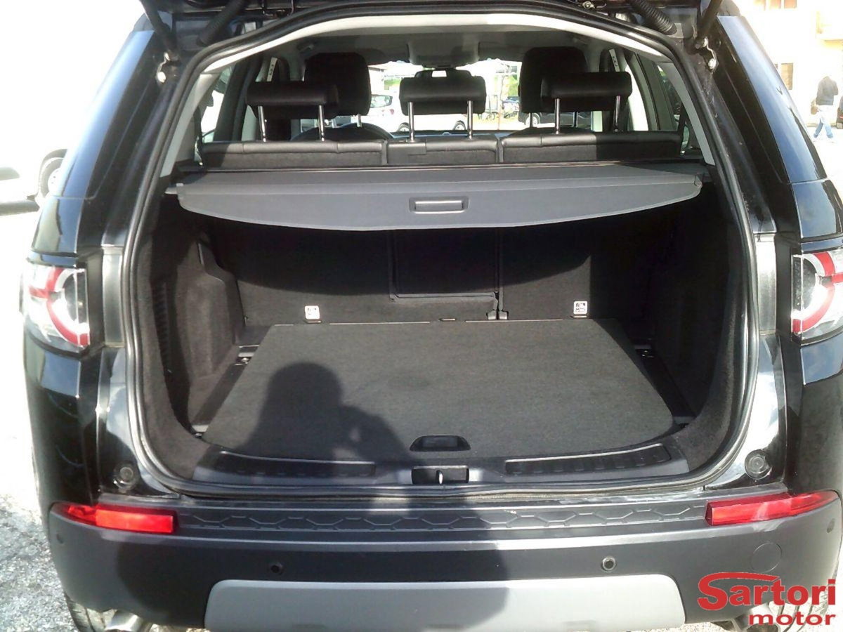 Land Rover Discovery Sport 2.0 TD4 180 CV SE (12)
