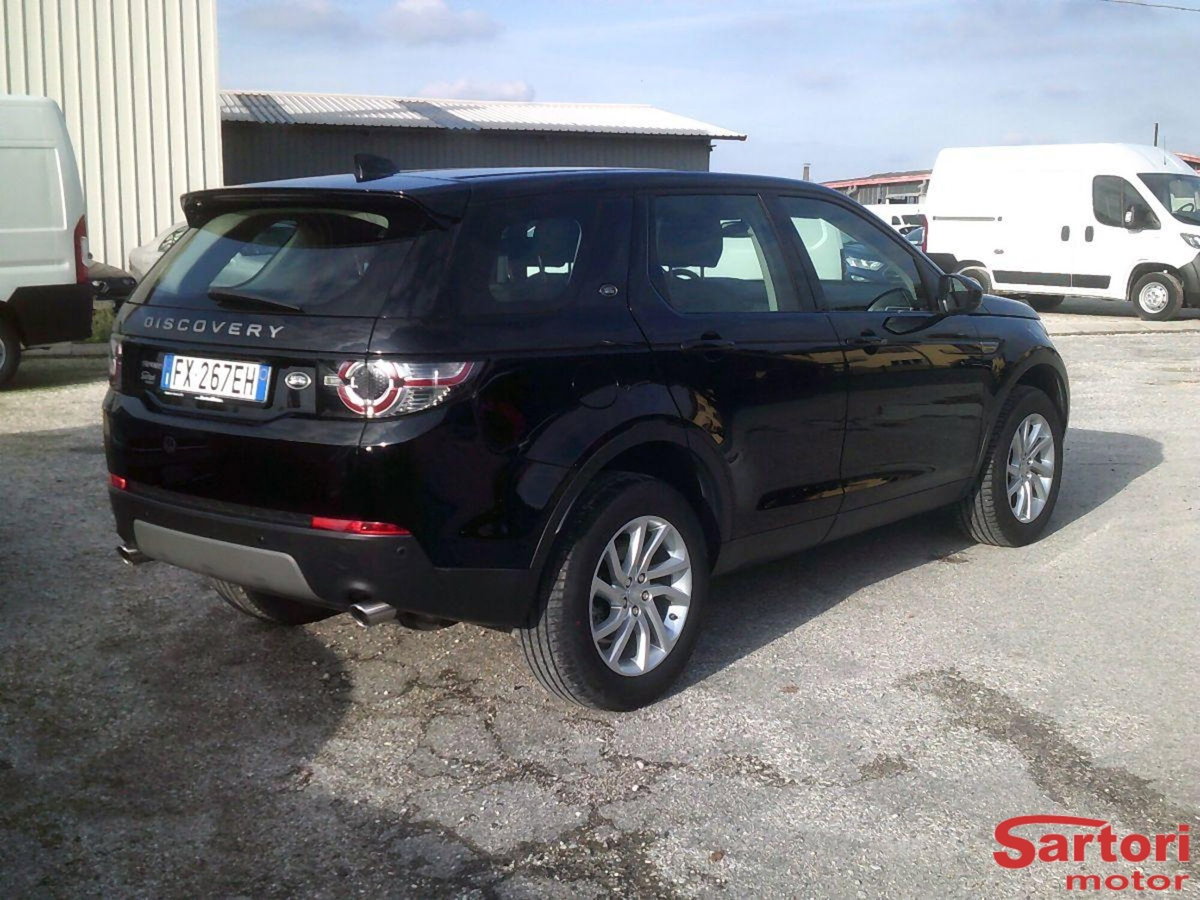 Land Rover Discovery Sport 2.0 TD4 180 CV SE (3)