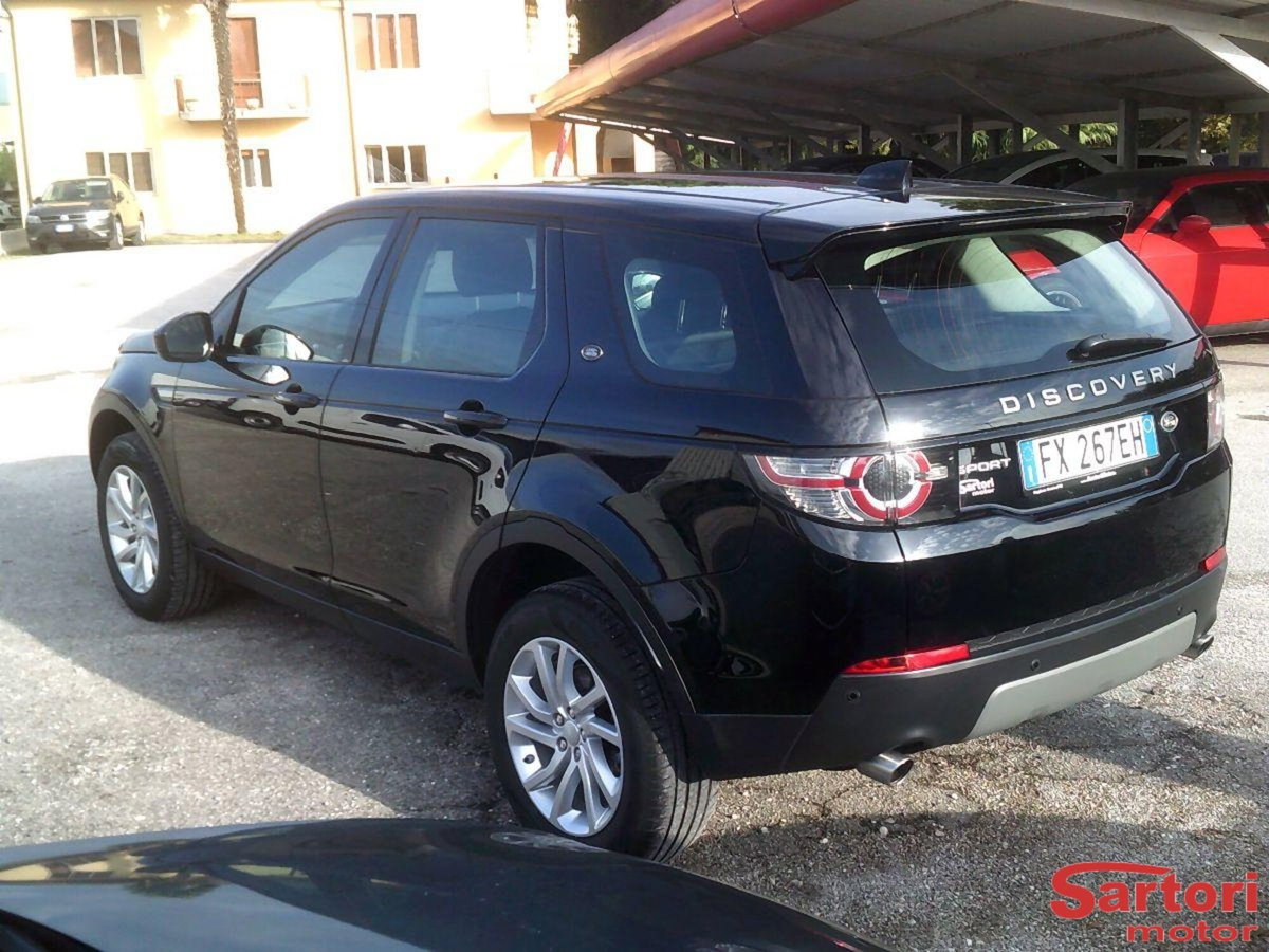 Land Rover Discovery Sport 2.0 TD4 180 CV SE (4)