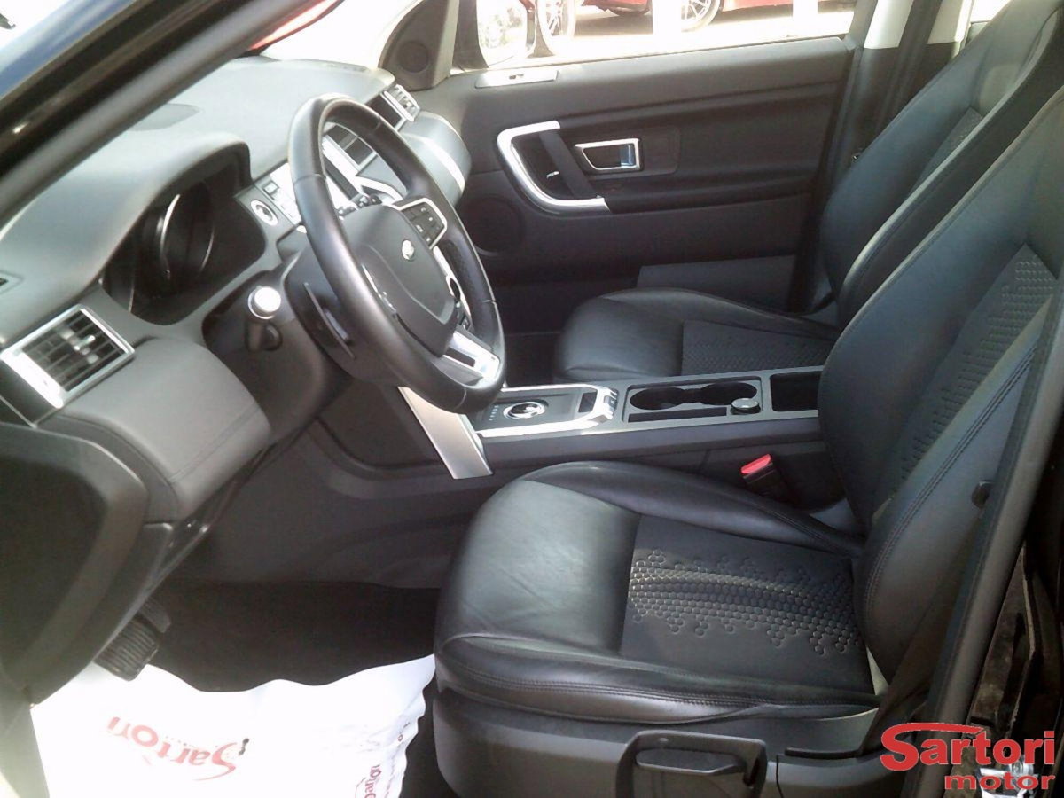 Land Rover Discovery Sport 2.0 TD4 180 CV SE (5)
