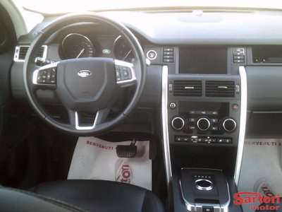 Land Rover Discovery Sport 2.0 TD4 180 CV SE (6)