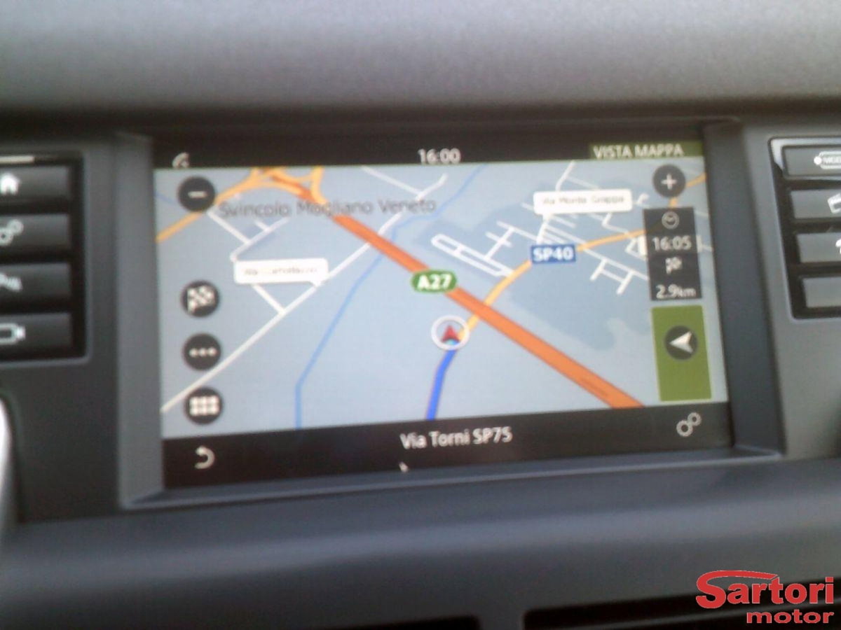 Land Rover Discovery Sport 2.0 TD4 180 CV SE (7)