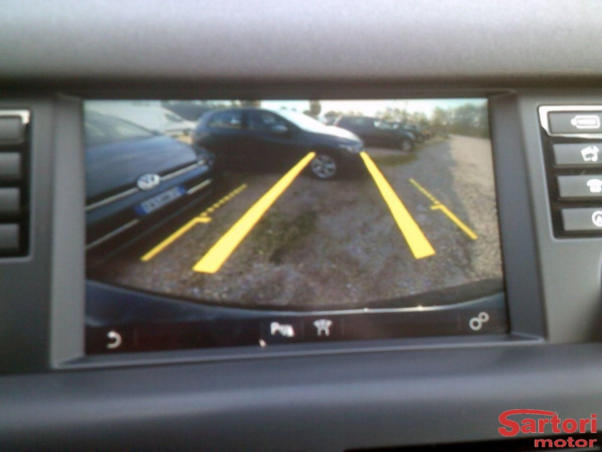 Land Rover Discovery Sport 2.0 TD4 180 CV SE (8)