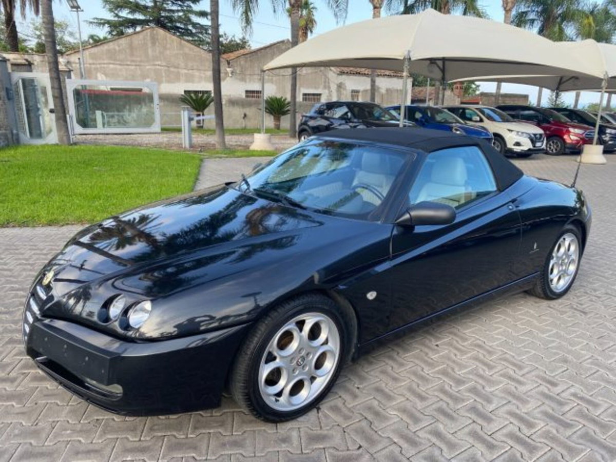Alfa Romeo Spider 2.0i 16V Twin Spark cat L