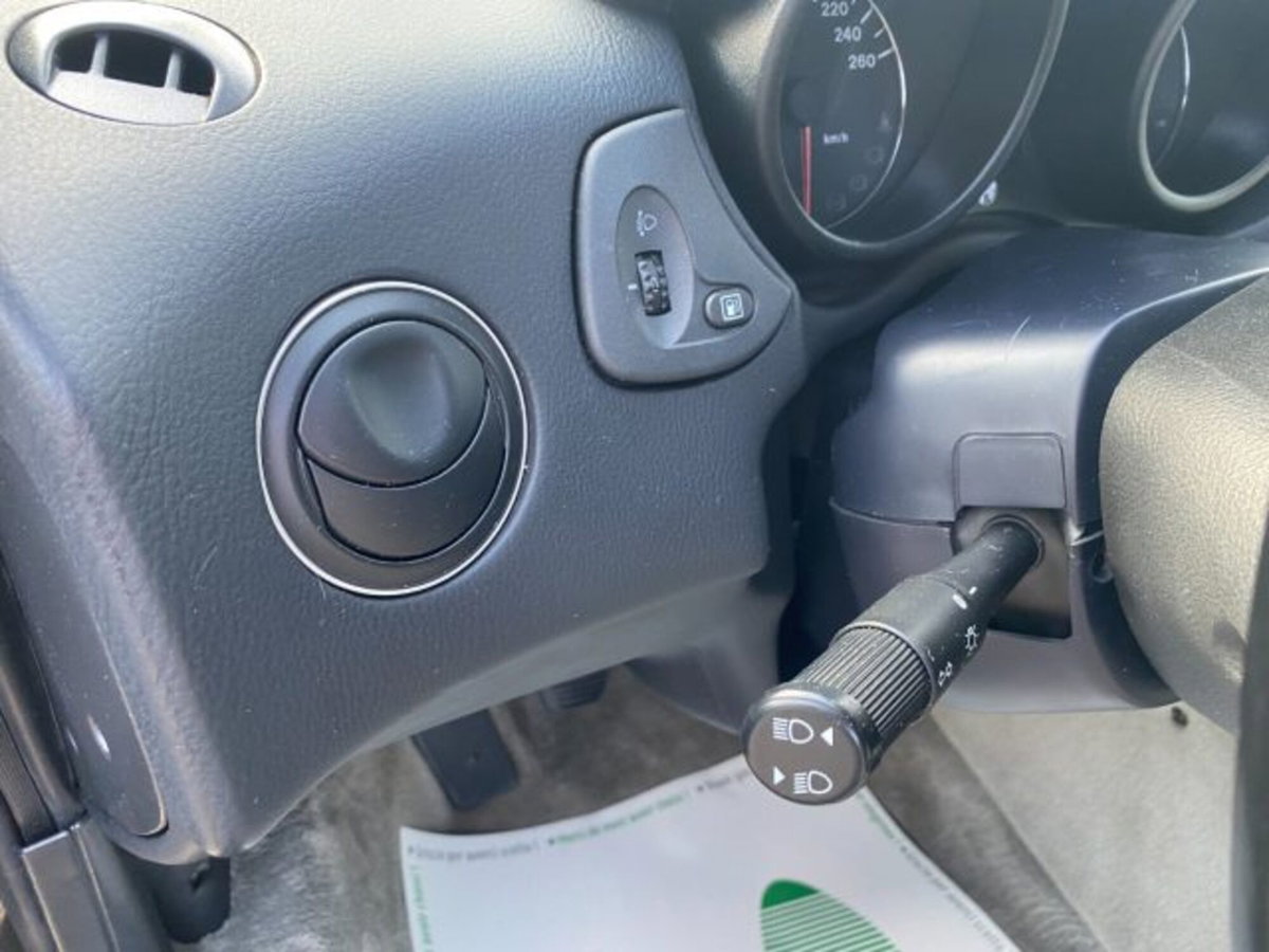 Alfa Romeo Spider 2.0i 16V Twin Spark cat L (11)