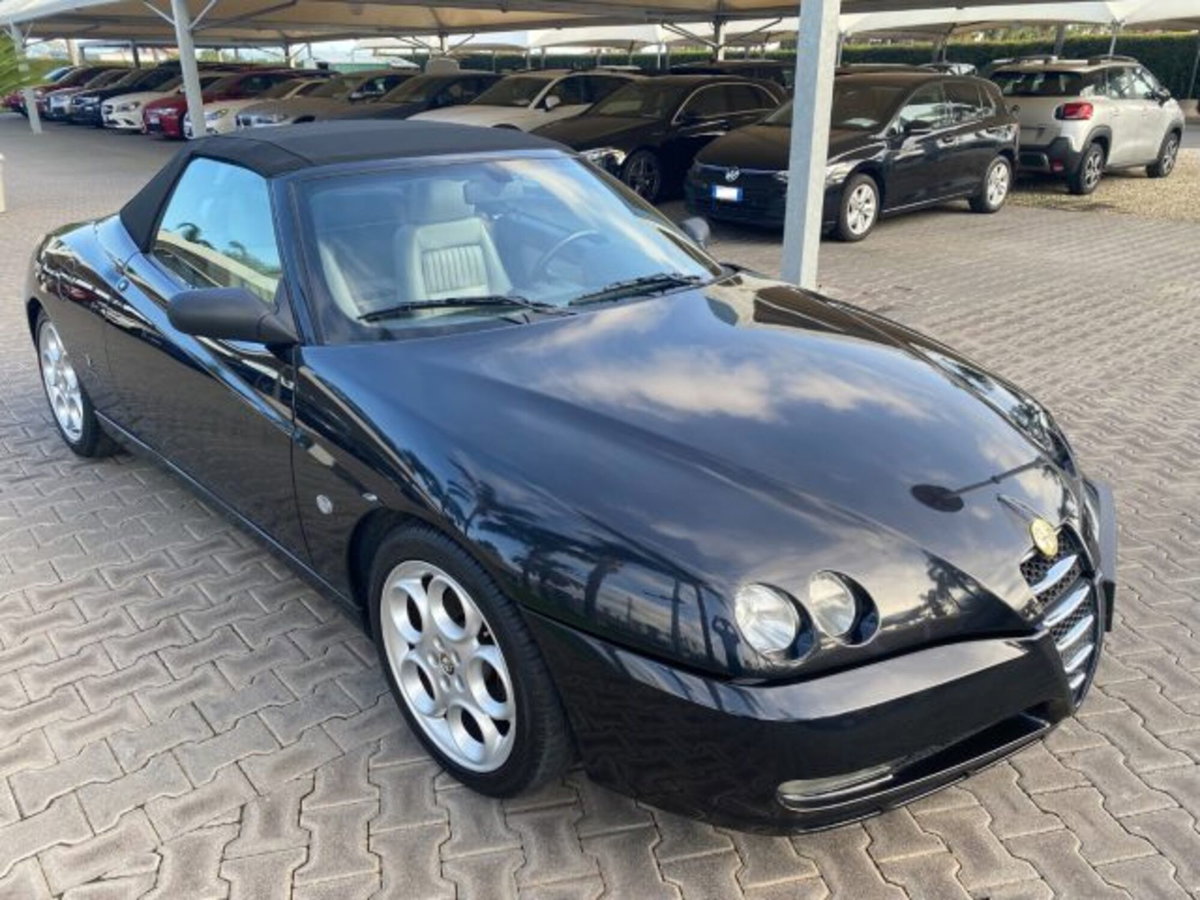 Alfa Romeo Spider 2.0i 16V Twin Spark cat L (17)