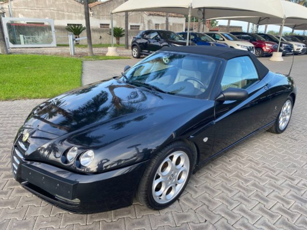 Alfa Romeo Spider 2.0i 16V Twin Spark cat L (18)