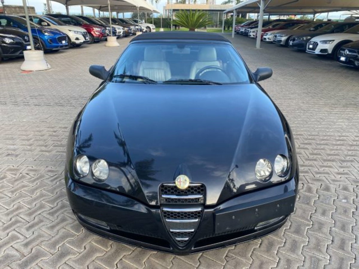 Alfa Romeo Spider 2.0i 16V Twin Spark cat L (20)